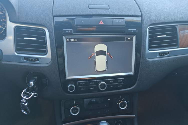 Used Volkswagen Touareg 2011 3.0 TSI Standard Version