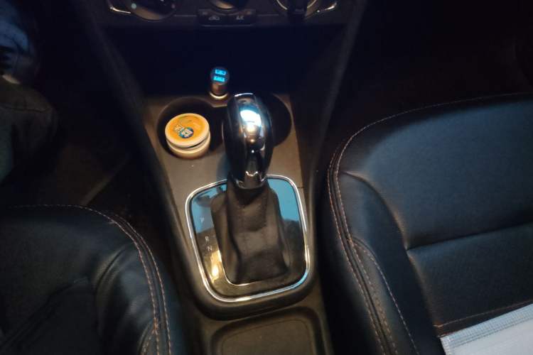 Used Volkswagen Polo 2016 1.6L Automatic Comfort Model Gear Lever