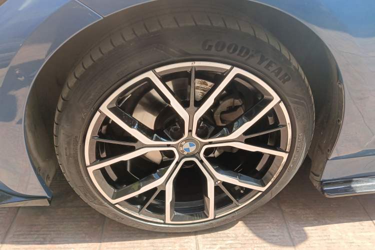 Used BMW 3 Series 2021 Second Facelift 325Li M Sport Package
