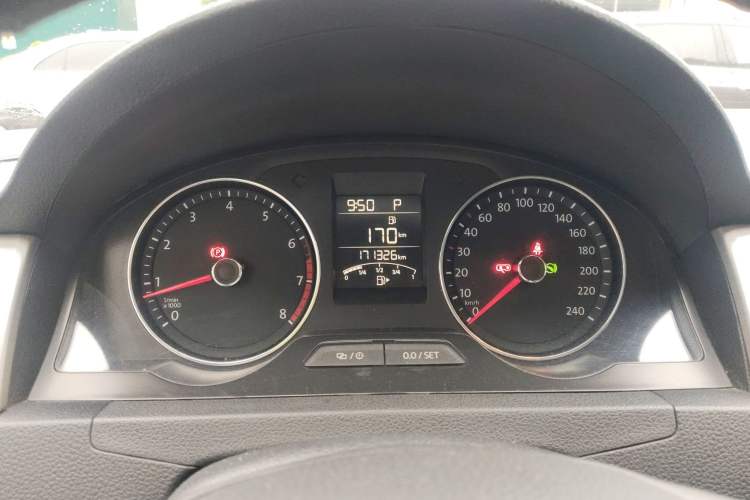 Used Volkswagen Santana 2015 HaoNa 230TSI DSG Comfort Model Instrument Cluster