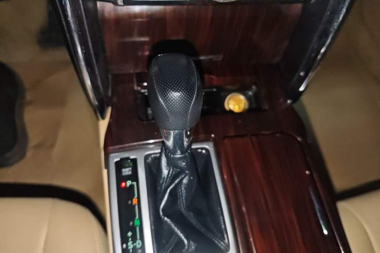 Used Toyota Reiz 2010 2.5S Fengdu Jinghua Edition Gear Lever