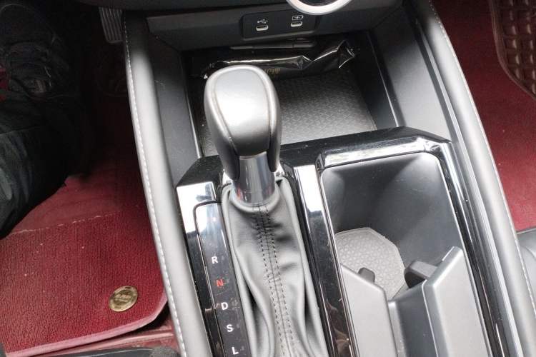 Used Honda Inspire 2023 260TURBO Deluxe Edition Gear Lever