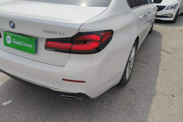 Used BMW 5 Series 2022 Second Facelift 525Li Luxury Package Exterior 3