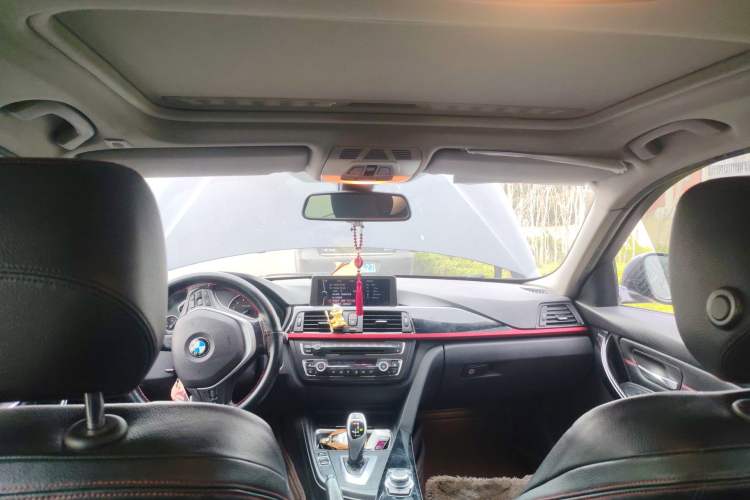 Used BMW 3 Series 2013 320i Sport Design Package
