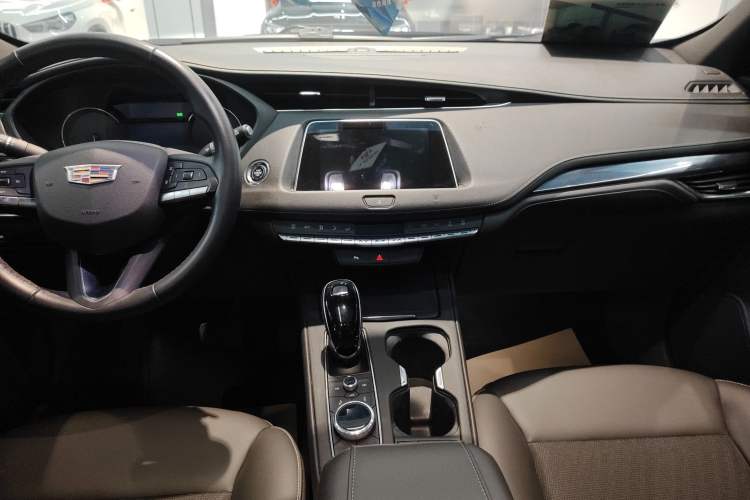 Used Cadillac XT4 2020 Revised Version 28T Two-Wheel Drive Tech Edition Gear Lever