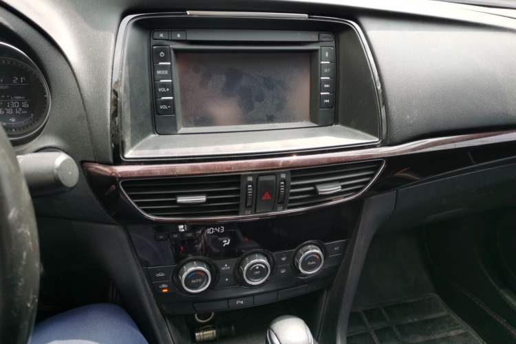 Used Mazda Atenza 2014 2.0L Blue Sky Luxury Edition Audio And AC Panel