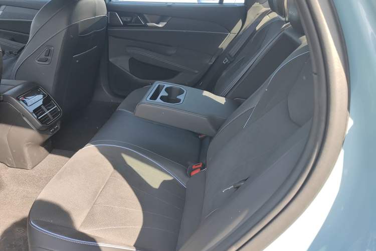 Used Volkswagen Passat 2025 Pro 380TSI Starry Dragon Luxury Edition Left Rear Seat