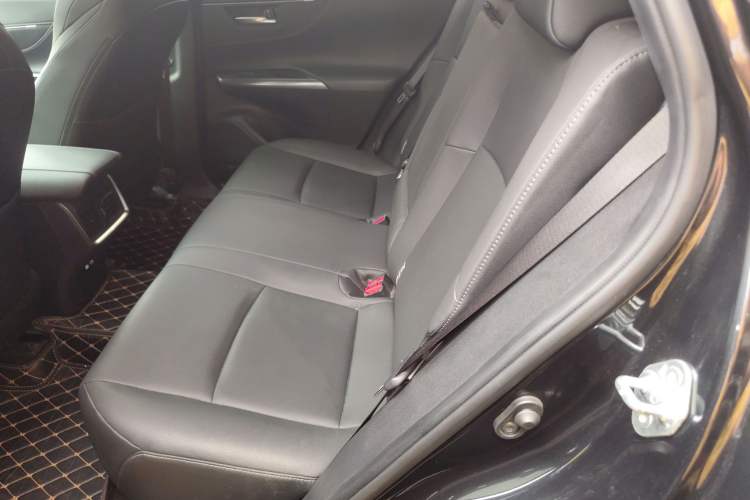 Used Toyota Venza 2023 2.0L CVT Two-Wheel Drive Luxury Edition Left Rear Seat