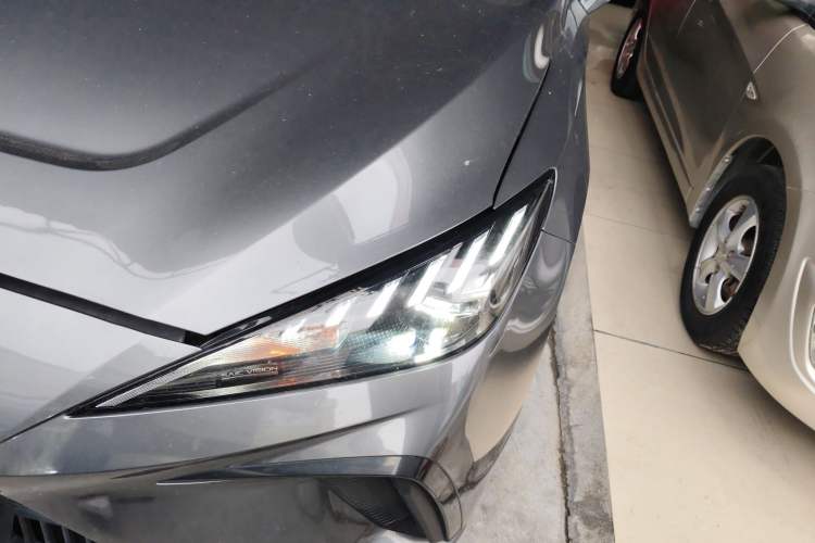 Used MG 4 EV 2023 415 km Range Sea-Faring Champion Edition Left Front Headlight