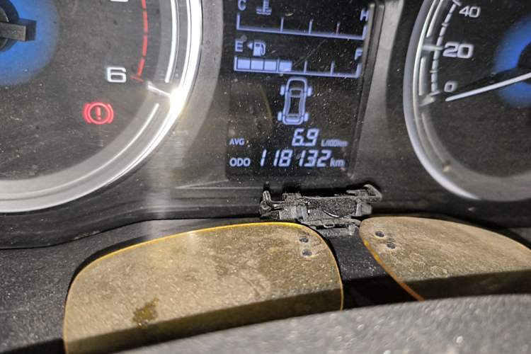 Used Isuzu JLM 2018 2.8T Classic Edition Two-Wheel Drive Luxury Version JE493ZLQ5F Odometer Close Up