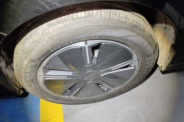 Used SAIC MAXUS Dajia 7 2024 Revised Version Super Hybrid Long-Range Edition Enjoyment Version Left Front Wheel Hub