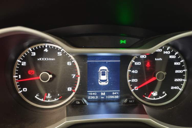 Used Geely Auto Emgrand X7 Sport 2016 2.0L Manual ZhiShang Version Instrument Cluster