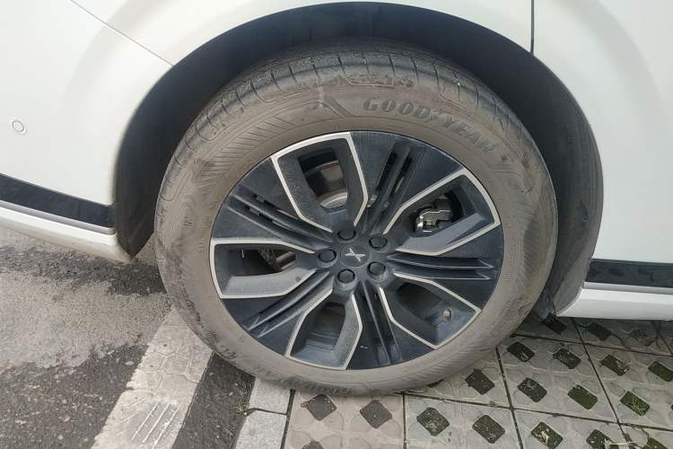 Used XPeng G9 2025 625 Long-Range Max Exterior 8