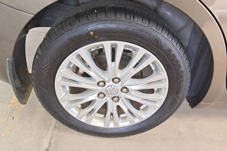 Used Buick GT 2017 15N Automatic Elite Version Right Rear Wheel Hub