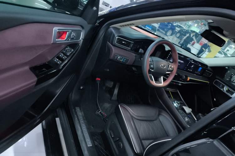 Used Ford Explorer 2023 EcoBoost 285 Four-Wheel Drive Titanium Edition 7-Seater
