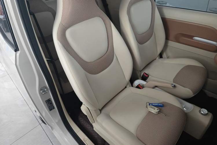 Used Wuling Hongguang MINIEV 2024 3rd Generation 215km Advanced Version Right Front Seat