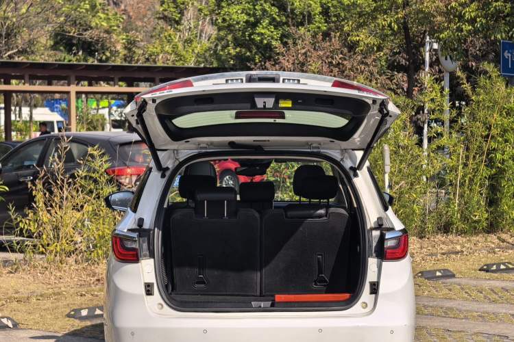 Used BYD Song MAX New Energy 2019 DM 1.5T Smart Connect Zhiyao Model 7 Seats China V Emission Standard
