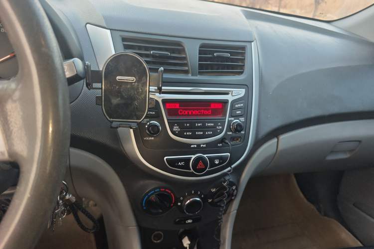 Used Hyundai Verna (older generation) 2010 Sedan 1.4L Manual Standard GL Model
