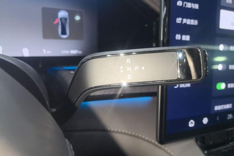 Used Denza Z9 2024 1100 km All-Wheel-Drive Ultra Version