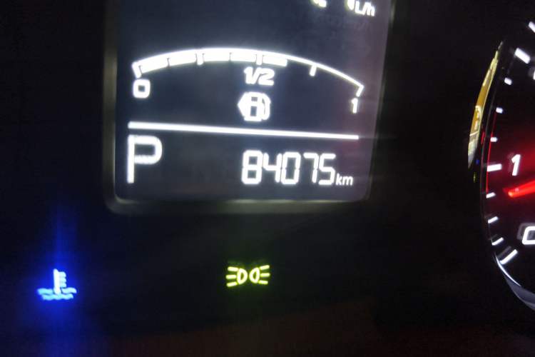 Used Roewe RX5 2016 20T Two-Wheel Drive Automatic Internet Smart Edition Odometer Close Up