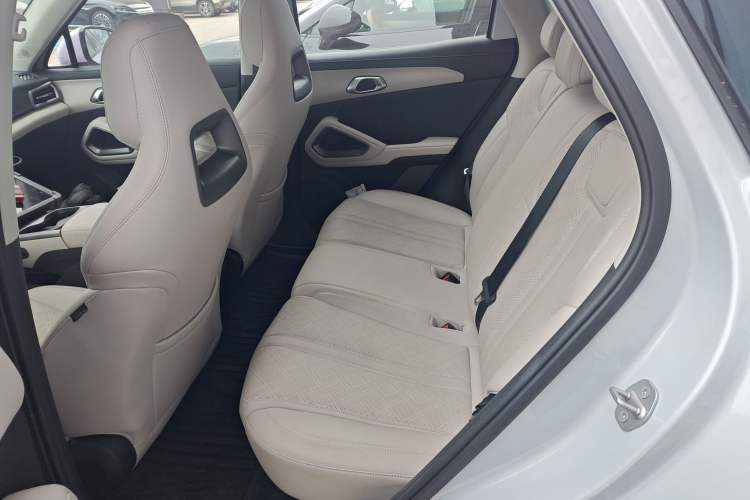 Used BYD Yuan UP 2025 Intelligent Driving Version 401 km Beyond-Range Edition