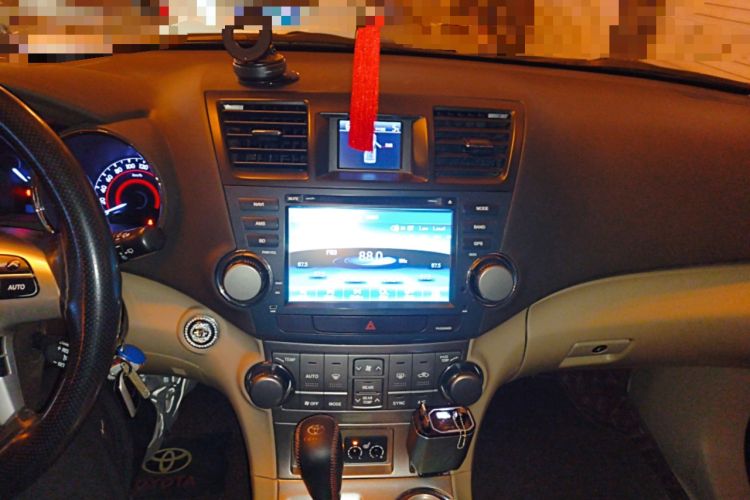 Used Toyota Highlander 2012 2.7L Two-Wheel Drive 7-Seater Luxury Edition
