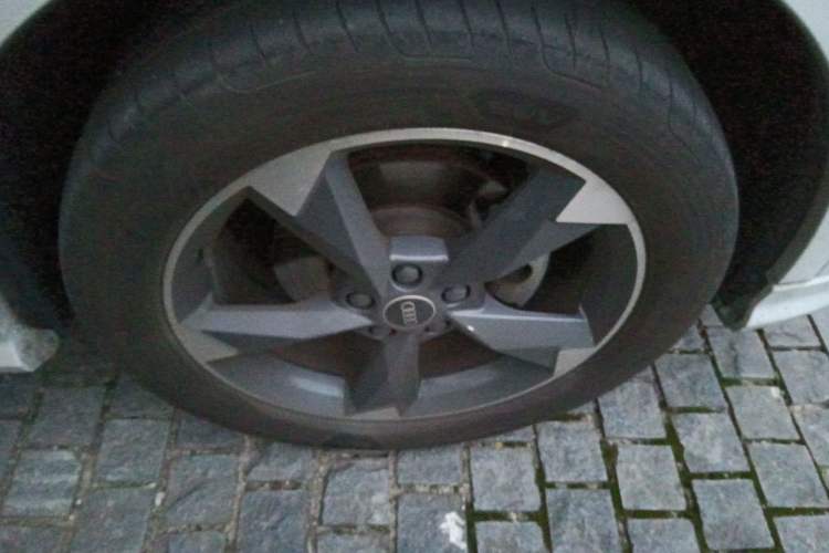 Used Audi Q3 2021 35 TFSI Fashion Dynamic Model Right Front Wheel Hub