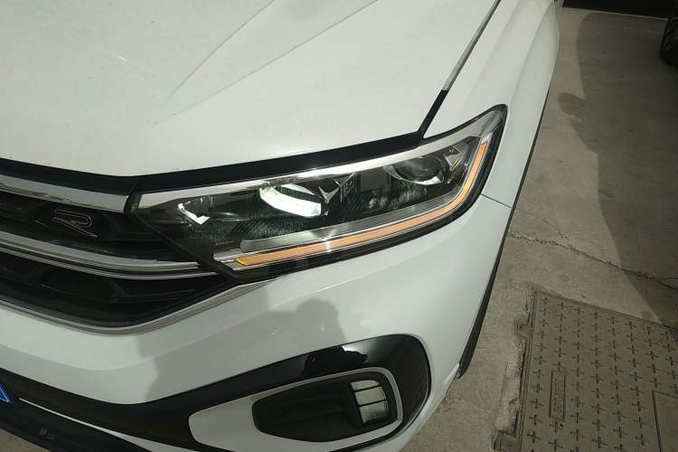 Used Volkswagen T-ROC 2023 300TSI DSG Two-Wheel-Drive Chen Guang Edition Left Front Headlight