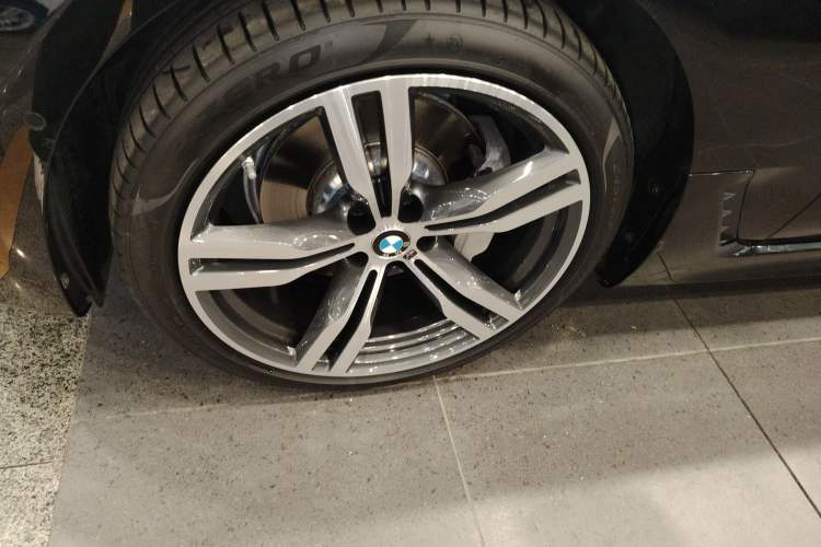 Used BMW 6 Series GT 2022 630i M Sport Package Left Front Wheel Hub