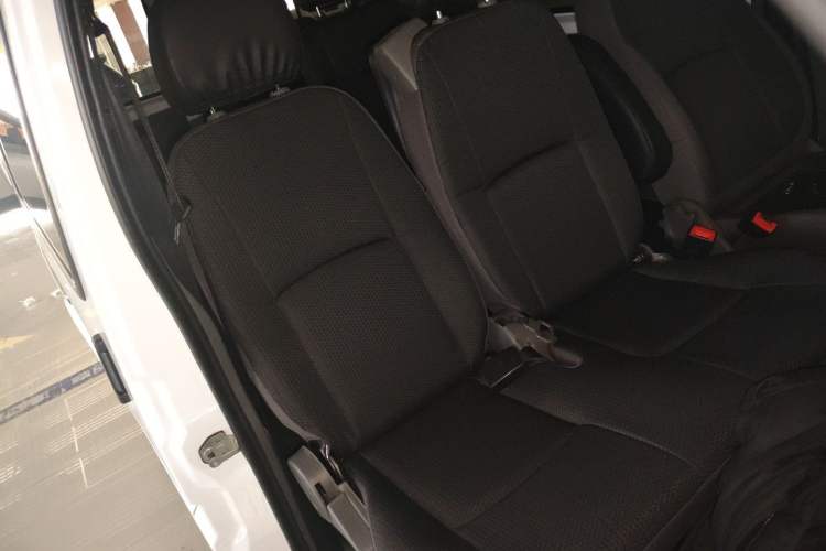 Used JMC Transit 2019 2.8T Commercial Version Short Wheelbase Mid-Roof 6-Seater China VI JX493
