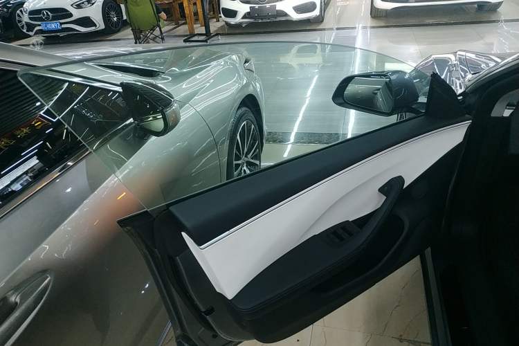 Used Tesla Model 3 2024 High-Performance All-Wheel-Drive Version
