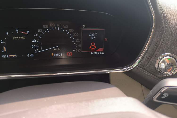 Used Lincoln Continental 2017 2.0T Two-Wheel Drive Prestige Edition Odometer Close Up