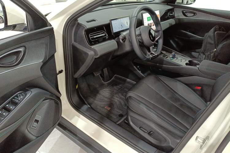 Used BYD Seal 06 New Energy 2025 DM-i Smart Drive 120KM Deluxe Model Driver Seat