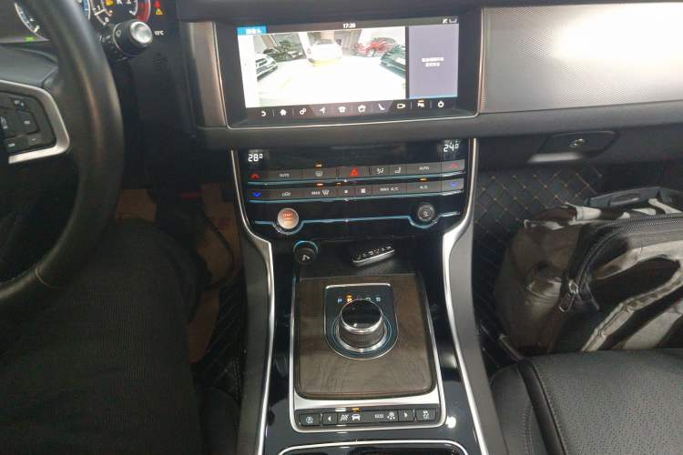 Used Jaguar XFL 2019 XFL 2.0T 250 PS Two-Wheel-Drive Luxury Edition
