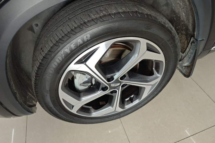 Used Geely Auto Monjaro L 2024 2.0TD High-Power Automatic Two-Wheel Drive Yunqi Version Left Front Wheel Hub