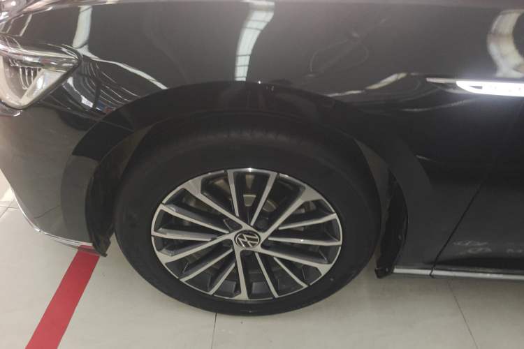 Used Volkswagen Magotan 2020 330TSI DSG Luxury Edition Left Front Wheel Hub