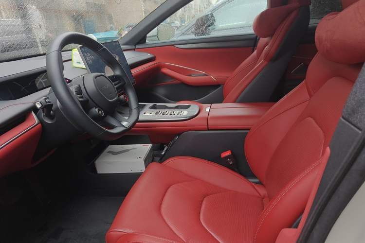 Used Xiaomi Auto SU7 2024 Rear-Drive Ultra-Long Range Advanced Pro-Level Intelligent Driving Version Left Front Seat