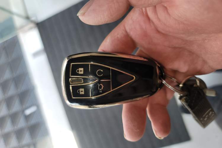 Used CHANGAN UNI-Z New Energy 2024 Blue Whale Smart Electric iDD 125km Beyond Edition
