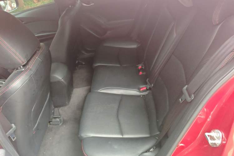 Used Mazda Mazda 3 Axela 2016 Sedan 1.5L Automatic Luxury Model
