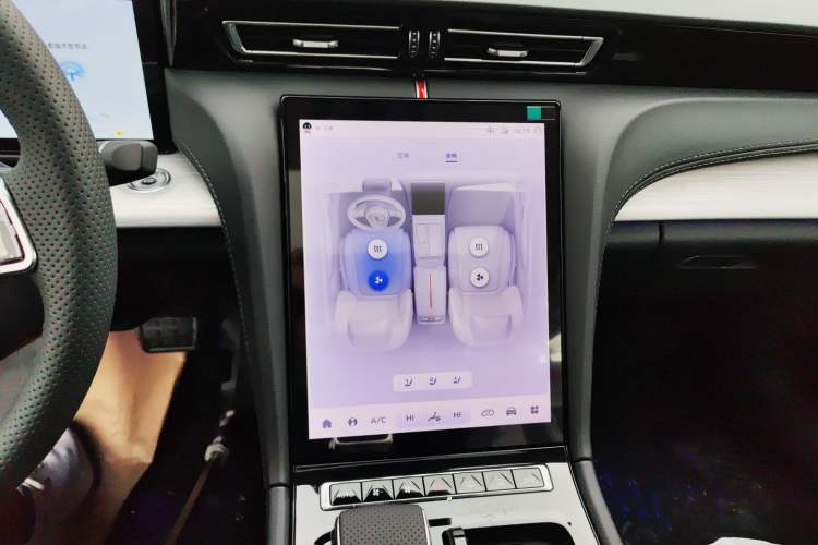 Used Hongqi H5 PHEV 2025 170 Super Hybrid Version Audio And AC Panel