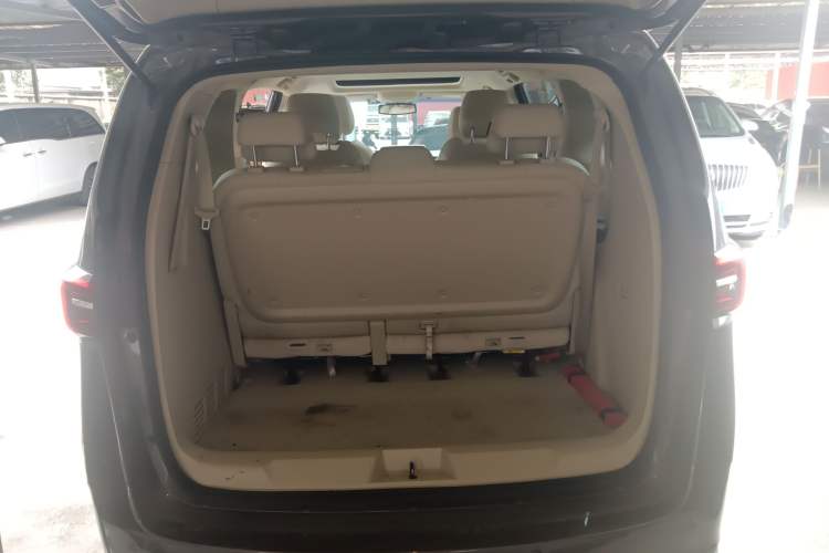 Used Buick GL8 2023 Facelifted Land Cruiser Executive Luxury Version
