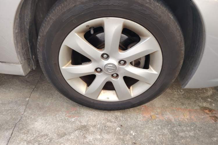 Used Nissan Sylphy 2009 1.6XE Automatic Comfort Edition Right Front Wheel Hub