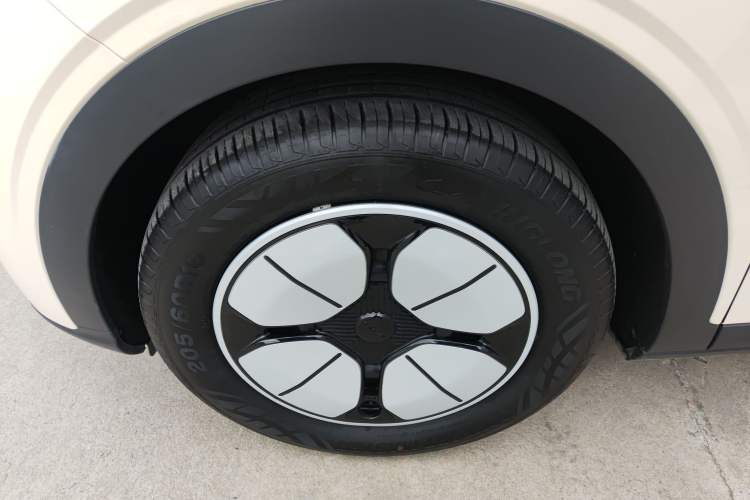 Used Geely Galaxy Geome 2025 410 km Free Version