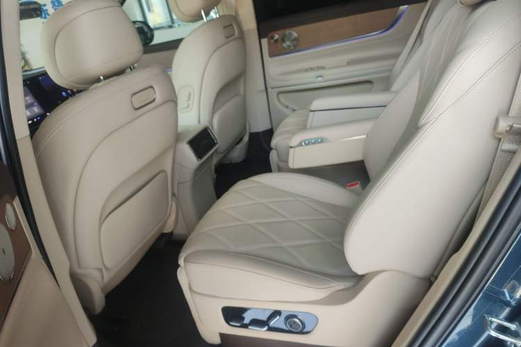 Used Hima AITO M9 2025 Extended-Range Ultra Version 52 kWh 6-Seater