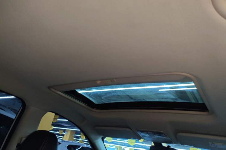Used Dongfeng Fengon 580 2018 1.5T CVT Luxury Model Headliner