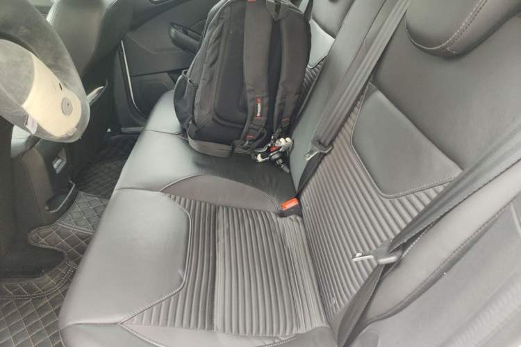 Used Ford Focus 2015 Hatchback 1.6L Manual Fashion Edition
