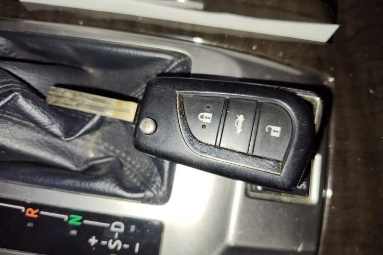 Used Toyota Reiz 2013 2.5S Elite Edition Vehicle Key