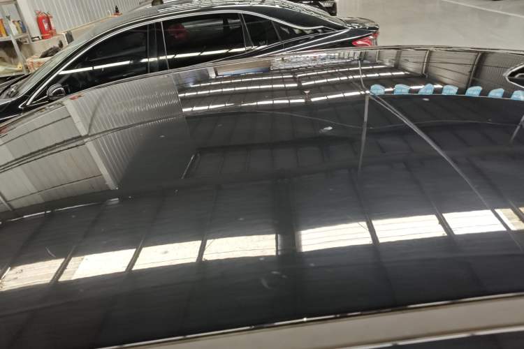 Used Hongqi E-QM5 2022 431 km Charge & Enjoy Edition Roof