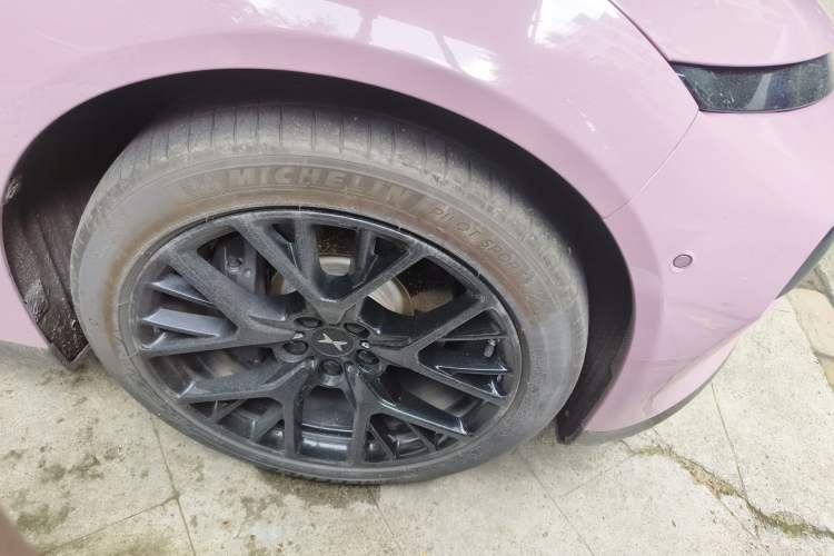 Used XPeng P7 2023 P7i 702 Max Right Front Wheel Hub