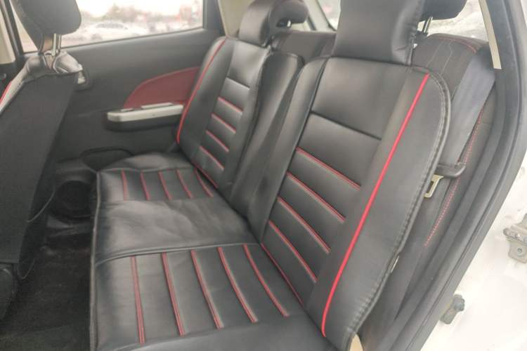 Used CHANGAN Benni 2015 1.4L IMT Luxury Model China V Standard